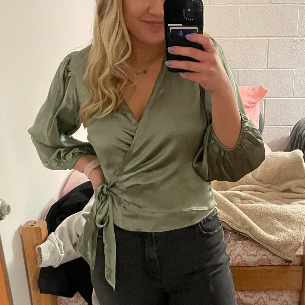 Abercrombie & Fitch Wrap Top